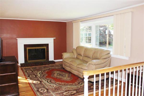 194 Robert Road Dedham, MA 02026 - Photo 8 of 25 Gallery Image 8