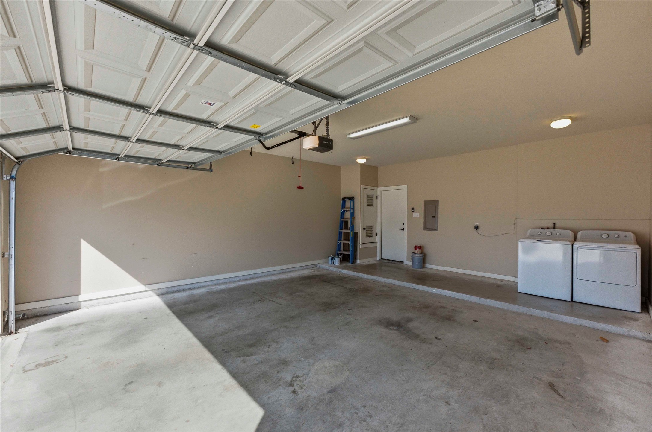 1620 Haskell Street, Unit B Austin, TX 78702 - Photo 24 of 27 a view of a garage