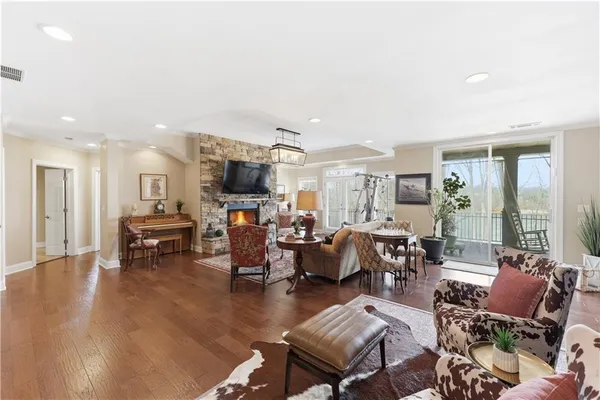 $1,365,000 | 2819 Point Overlook, Gainesville, GA 30501