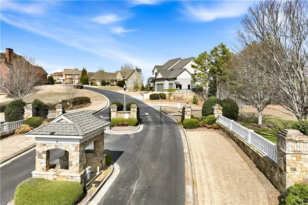 $1,365,000 | 2819 Point Overlook, Gainesville, GA 30501