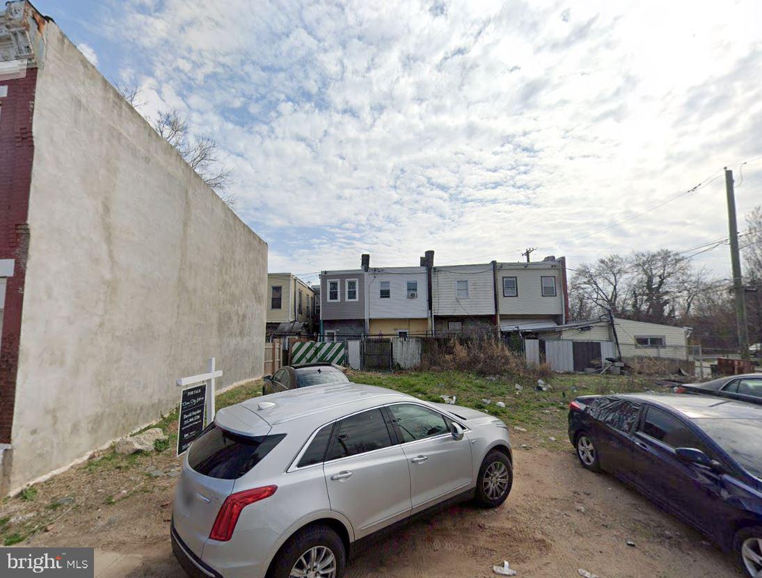1030 West Monmouth St  