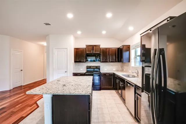 $1,895 | 908 Wolcott Drive, Leander, TX 78641