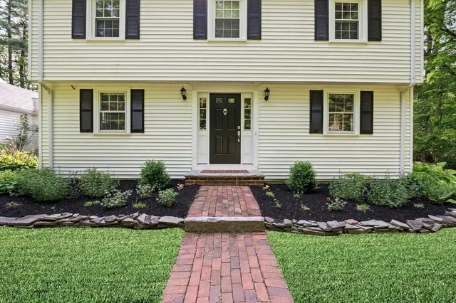 $1,200,000 | 88 Haverhill Road, Topsfield, MA 01983