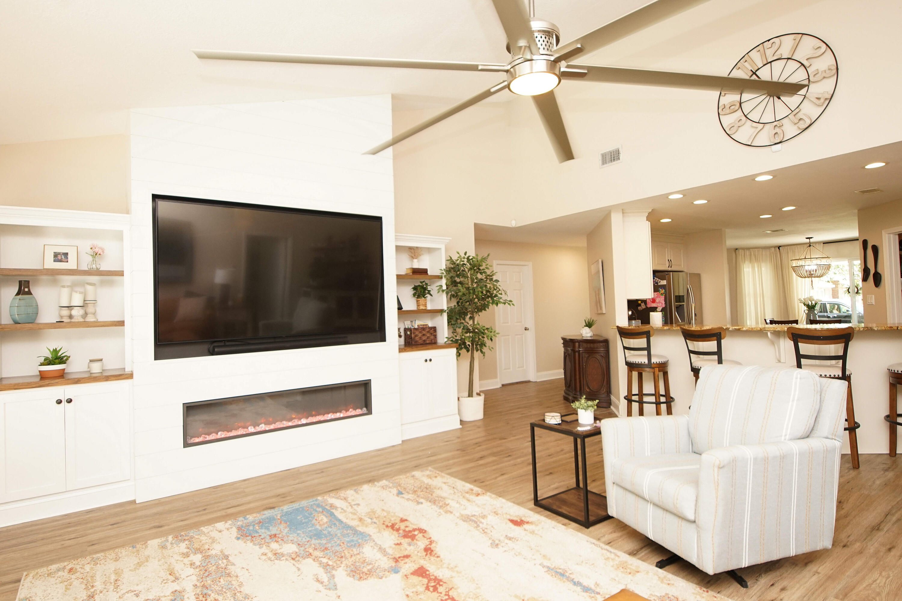 3912 Mesa Road Destin, FL 32541 - Photo 23 of 44 a living room with furniture and a flat screen tv