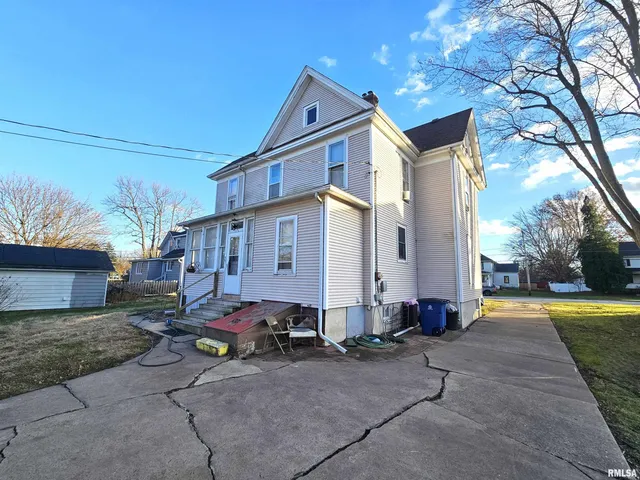 $109,900 | 115 East Court Street, Cambridge, IL 61238