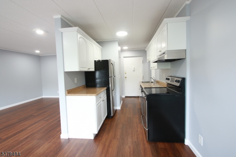 149 Main Street, Unit 3C Millburn, NJ 07041 - Photo 5 of 10