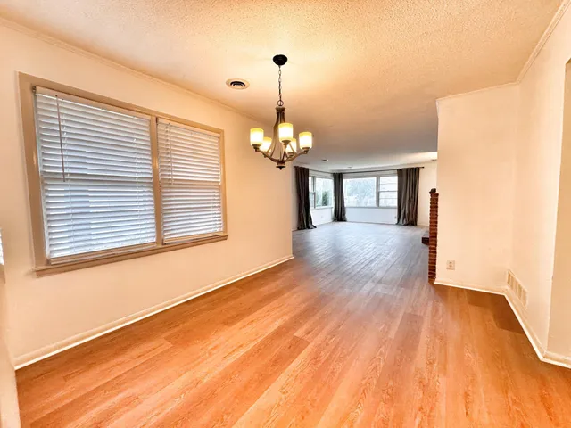 $2,500 | 3518 Druid Lane, Minnetonka, MN 55345