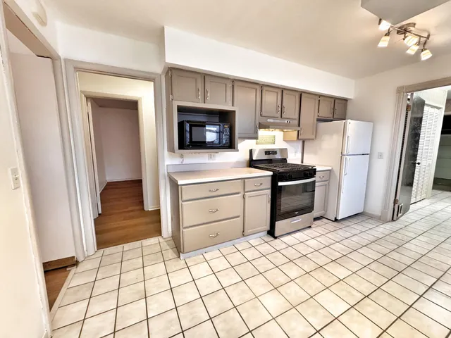 $2,500 | 3518 Druid Lane, Minnetonka, MN 55345