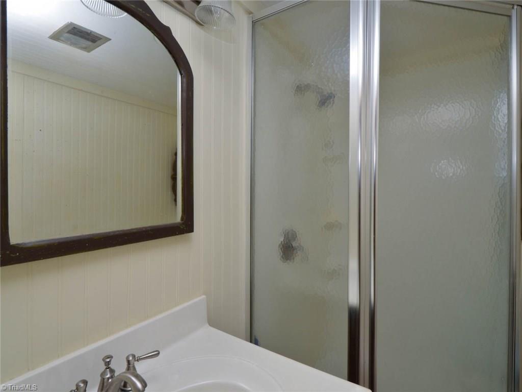 171 Guy Gaither Road Harmony, NC 28634 - Photo 19 of 21 Upstairs full bath.