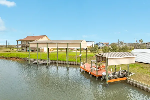 $599,000 | 220 Kings Drive, Freeport, TX 77541