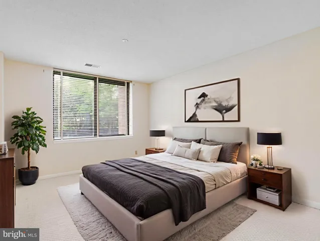 $2,600 | 3709 South George Mason Drive, Unit T3E, Falls Church, VA 22041