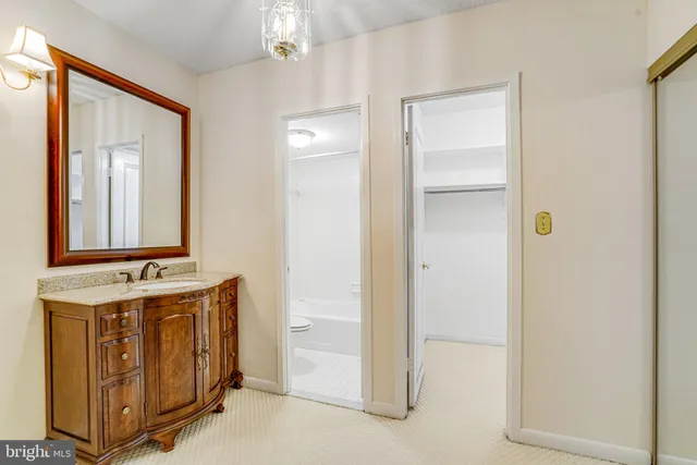 $2,600 | 3709 South George Mason Drive, Unit T3E, Falls Church, VA 22041