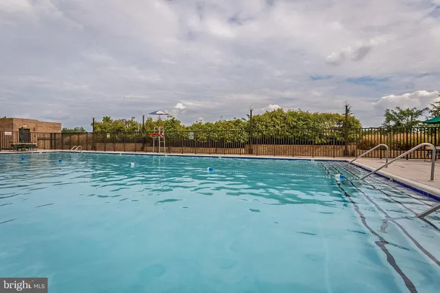 $2,600 | 3709 South George Mason Drive, Unit T3E, Falls Church, VA 22041