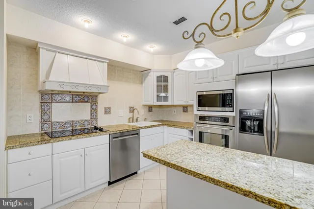 $2,600 | 3709 South George Mason Drive, Unit T3E, Falls Church, VA 22041