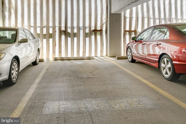 $2,600 | 3709 South George Mason Drive, Unit T3E, Falls Church, VA 22041