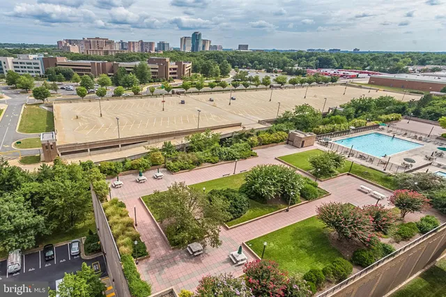 $2,600 | 3709 South George Mason Drive, Unit T3E, Falls Church, VA 22041