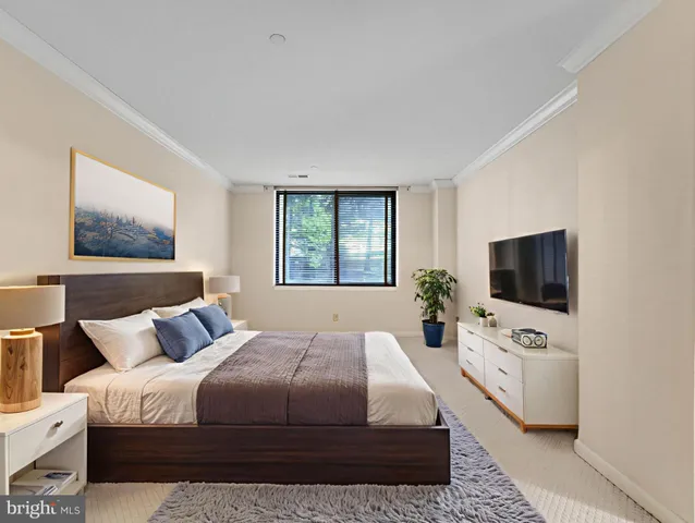 $2,600 | 3709 South George Mason Drive, Unit T3E, Falls Church, VA 22041