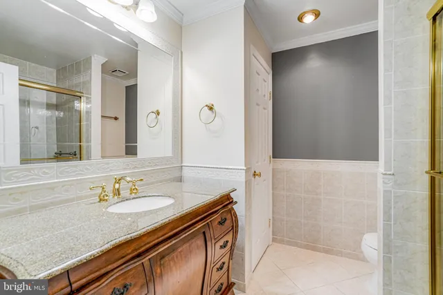 $2,600 | 3709 South George Mason Drive, Unit T3E, Falls Church, VA 22041