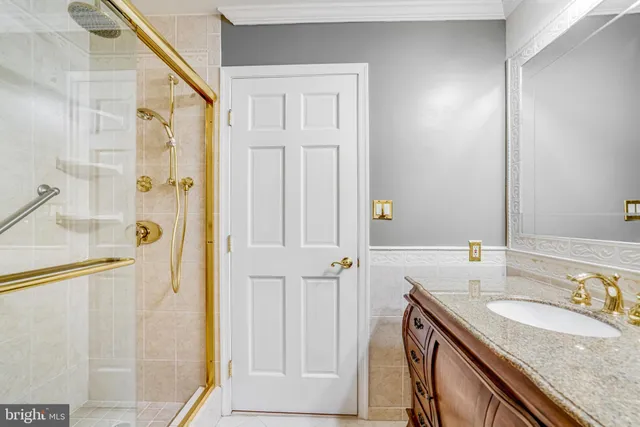 $2,600 | 3709 South George Mason Drive, Unit T3E, Falls Church, VA 22041