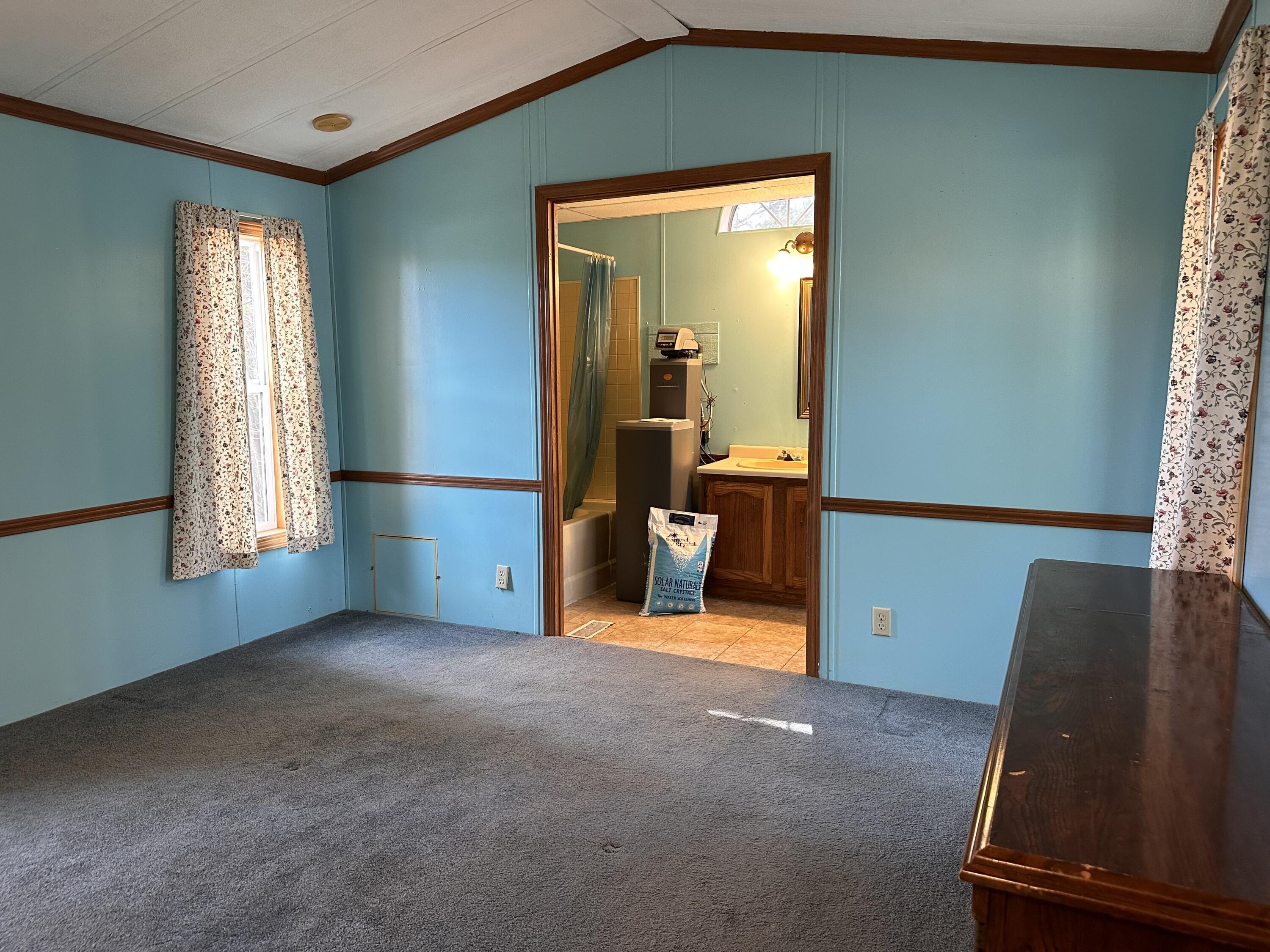 881 Middle Road Sabattus, ME 04280 - Photo 26 of 37 Primary bedroom