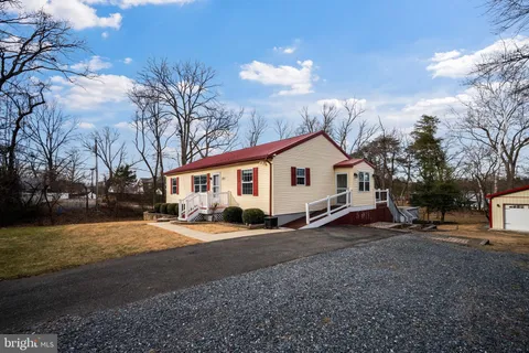 $799,900 | 1572 Annapolis Drive, Glen Burnie, MD 21060