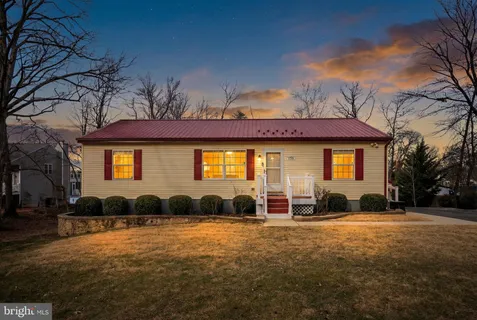 $799,900 | 1572 Annapolis Drive, Glen Burnie, MD 21060