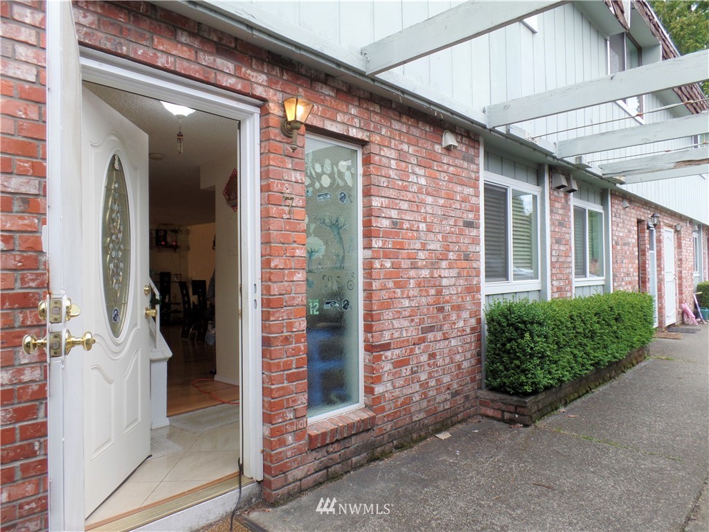 13950 Southeast 173rd Place, Unit 7 Renton, WA 98058 - Photo 1 of 23 Gallery Image 1