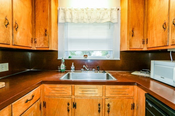 84 Aspen Road Swampscott, MA 01907 - Photo 8 of 20 Gallery Image 8