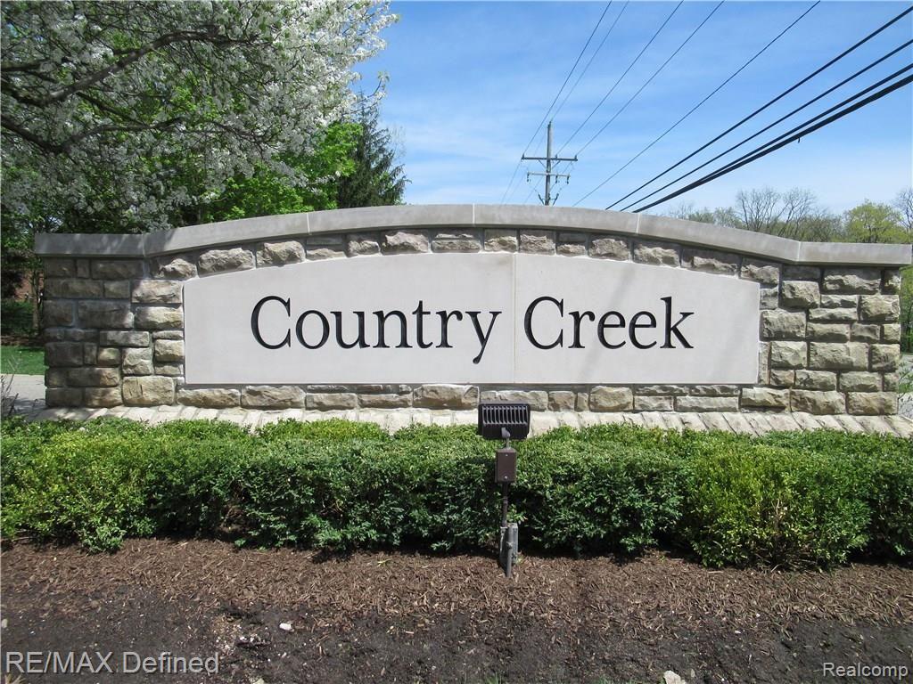 4963 Manchester Court Rochester, MI 48306 - Photo 29 of 31 Sought After Country Creek