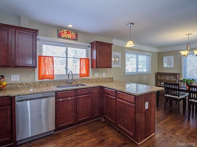 18160 Beverly Road Franklin, MI 48025 - Photo 9 of 38 21_40.jpg