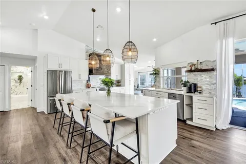 $599,999 | 17 Southeast 15th Avenue, Cape Coral, FL 33990