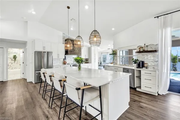 $599,999 | 17 Southeast 15th Avenue, Cape Coral, FL 33990