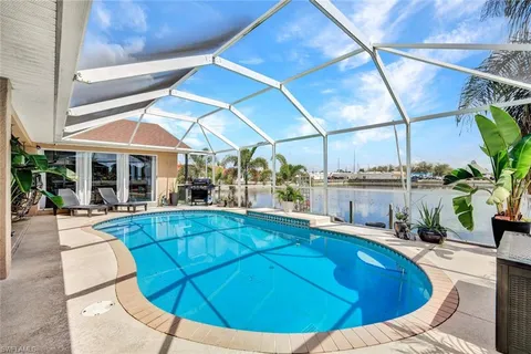 $645,000 | 17 Southeast 15th Avenue, Cape Coral, FL 33990