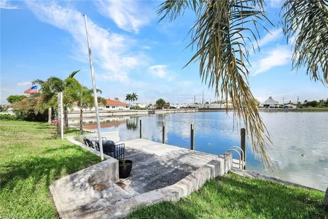 $645,000 | 17 Southeast 15th Avenue, Cape Coral, FL 33990