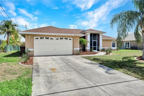 $645,000 | 17 Southeast 15th Avenue, Cape Coral, FL 33990