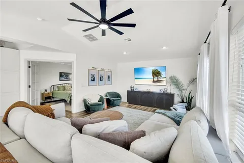 $645,000 | 17 Southeast 15th Avenue, Cape Coral, FL 33990