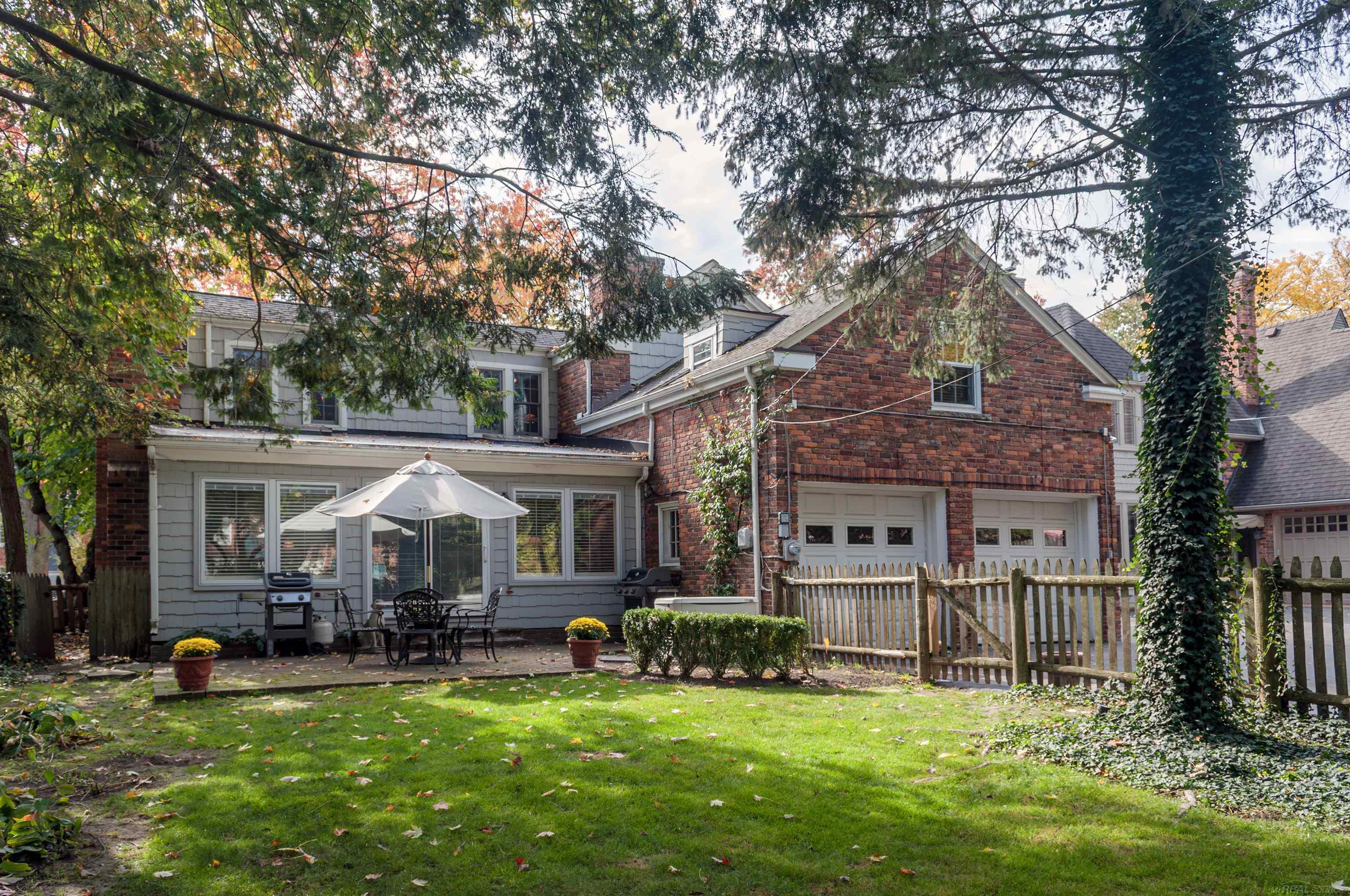 118 Moran Road Grosse Pointe, MI 48236 - Photo 70 of 76 50130609-37EB9292-95CE-43C4-BD7C-5E521D935B22.JPG