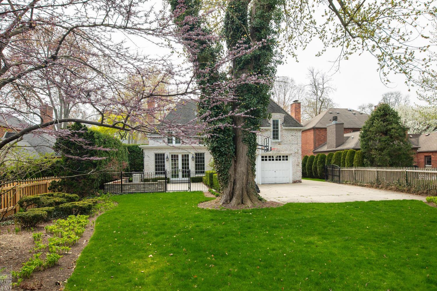 92 Moran Road Grosse Pointe, MI 48236 - Photo 42 of 54 50172882-e152fea5-c6d7-4880-aee4-33bc758d8fc2.JPG