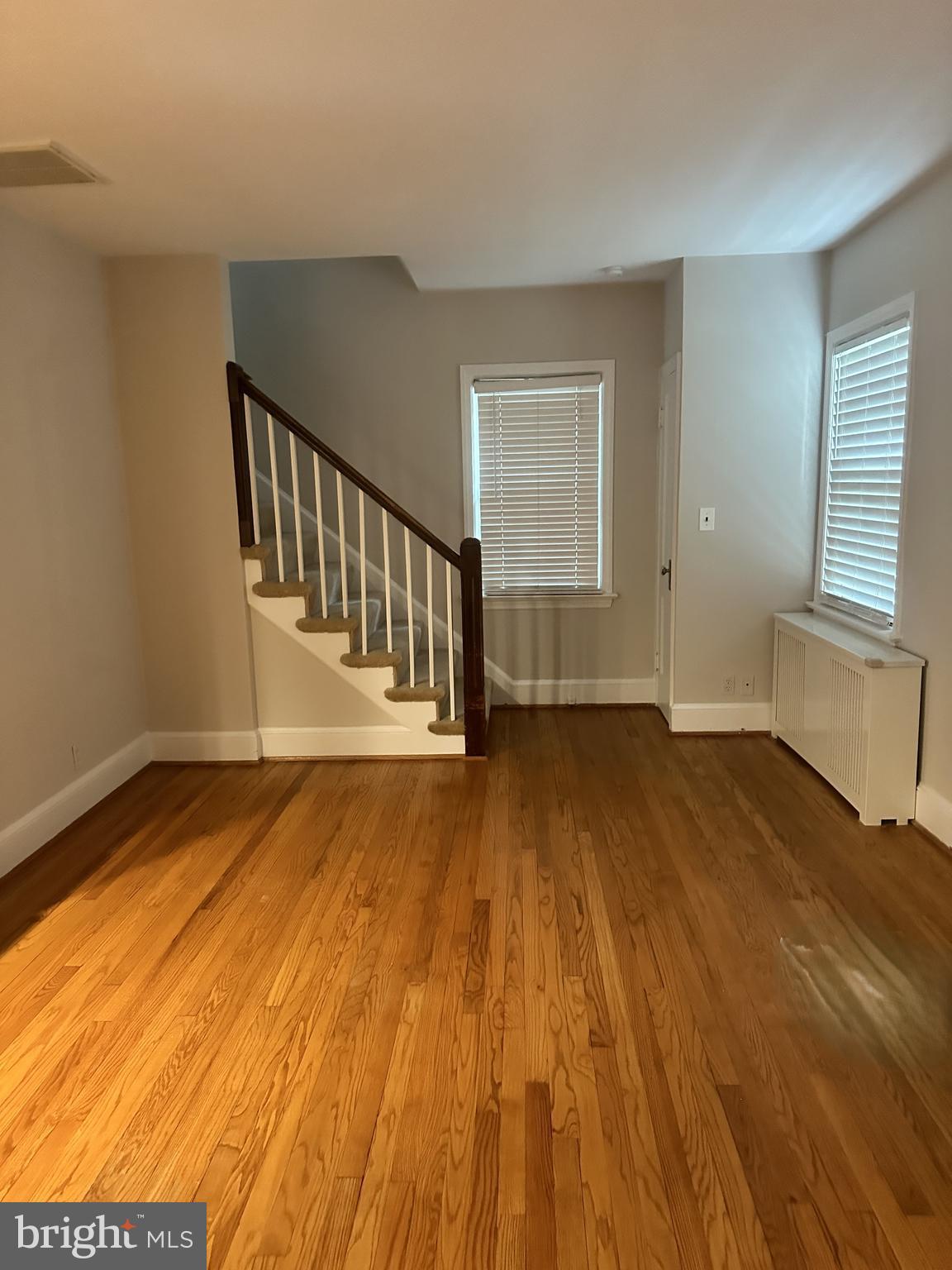 2702 Ridge Rd Drive Alexandria, VA 22302 - Photo 2 of 28 Living room