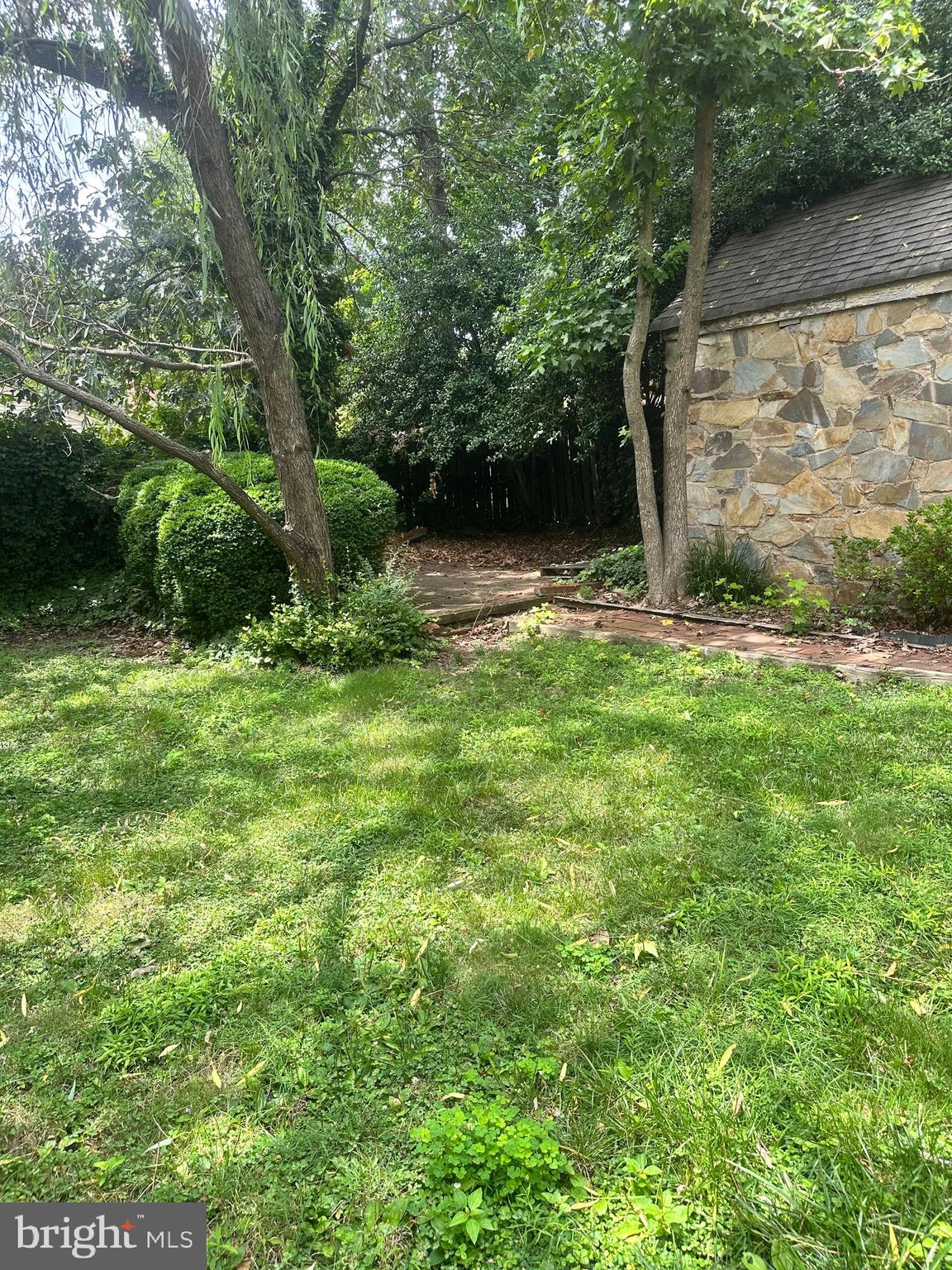 2702 Ridge Rd Drive Alexandria, VA 22302 - Photo 26 of 28 Backyard