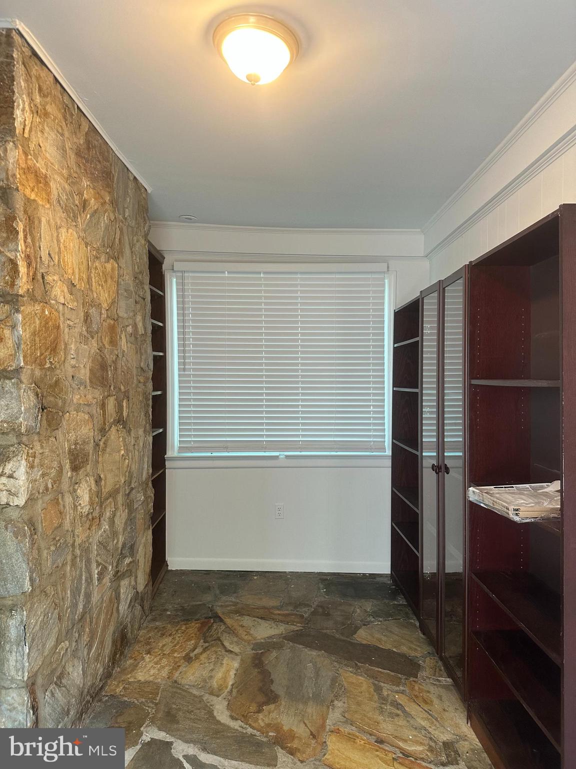 2702 Ridge Rd Drive Alexandria, VA 22302 - Photo 9 of 28 Office