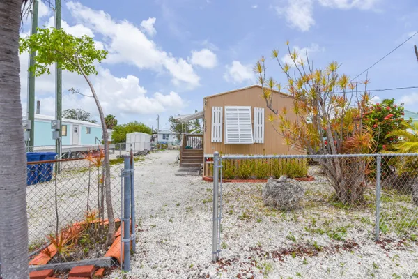 $337,500 | 27965 Tarpon Terrace, Summerland Key, FL 33042