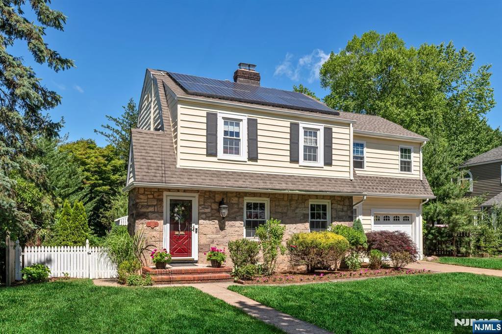448 Fairfield Avenue Ridgewood, NJ 07450 - Photo 2 of 31