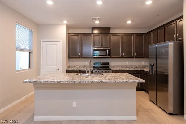 $2,600 | 11552 Alpine Cove Avenue, Las Vegas, NV 89138