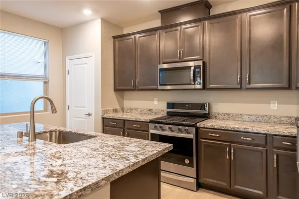 $2,600 | 11552 Alpine Cove Avenue, Las Vegas, NV 89138