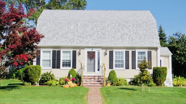 4 Matthew Drive Warren, RI 02885 - Photo 1 of 29 Gallery Image 1