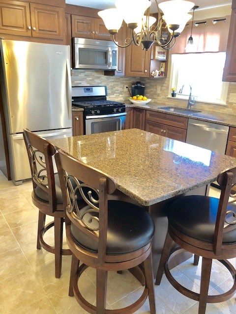 4 Matthew Drive Warren, RI 02885 - Photo 10 of 29 Gallery Image 10