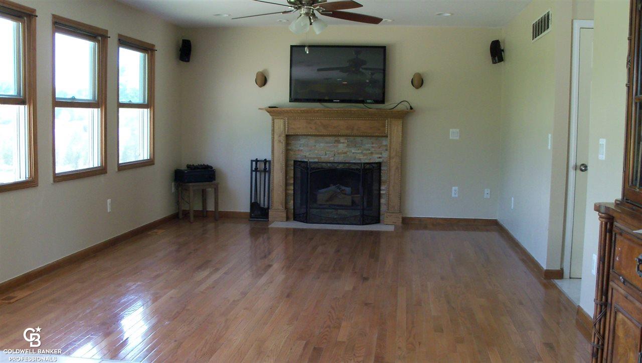 9141 Division Road Casco, MI 48064 - Photo 5 of 32 Gallery Image 5