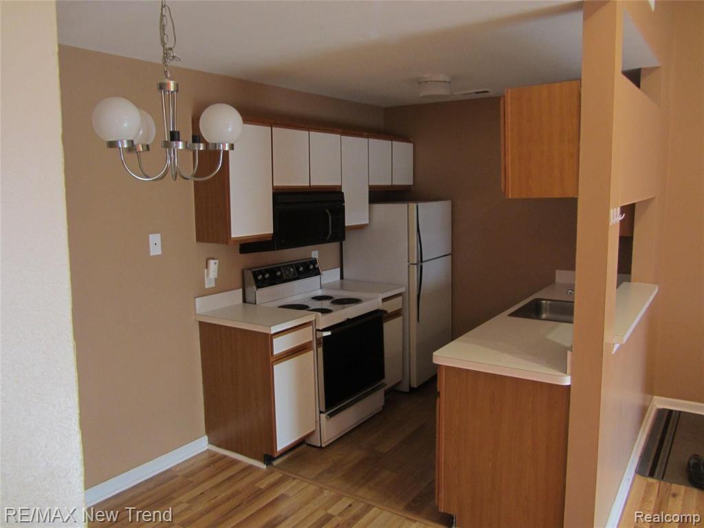 24056 Middlebelt Road Farmington Hills, MI 48336 - Photo 7 of 13