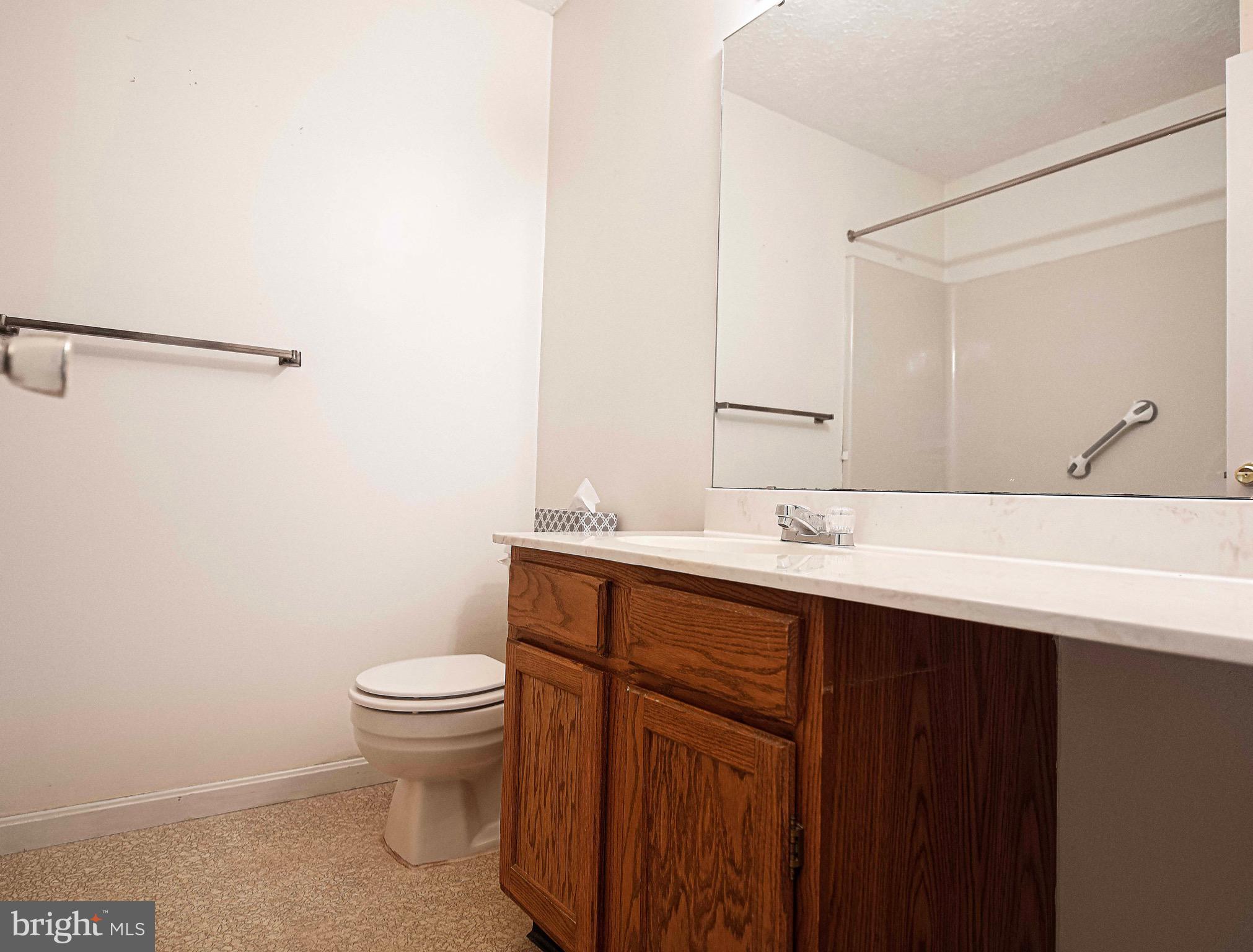 2916 Carlyle Court Abingdon, MD 21009 - Photo 23 of 30 Hall Bath